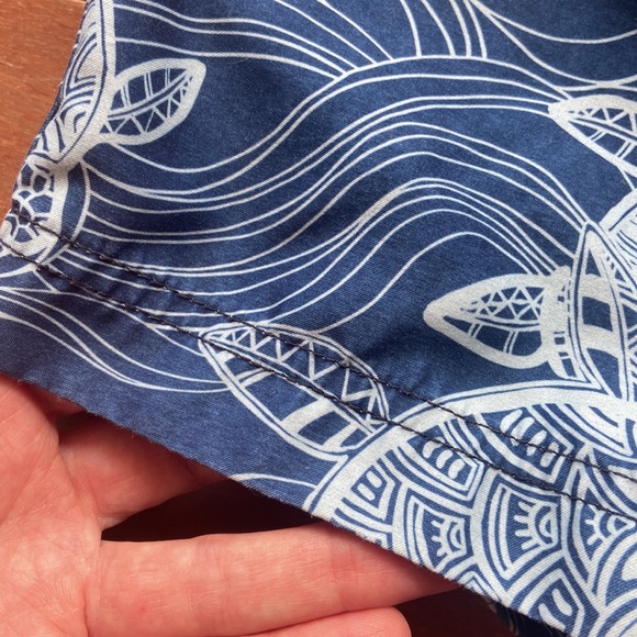 Tea Collection Sea Turtle Swim Trunks 12-18m - Picture 3 of 8